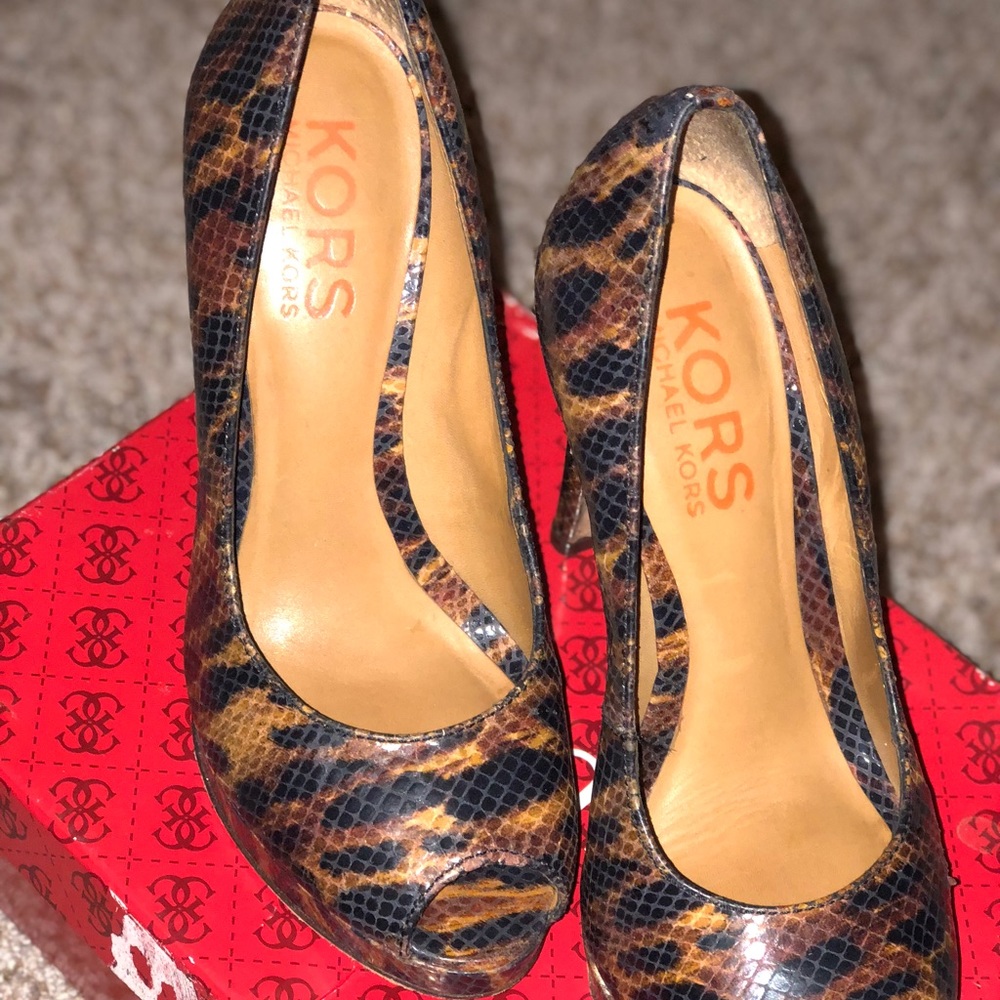 Michael Kors - Picture 2 of 3